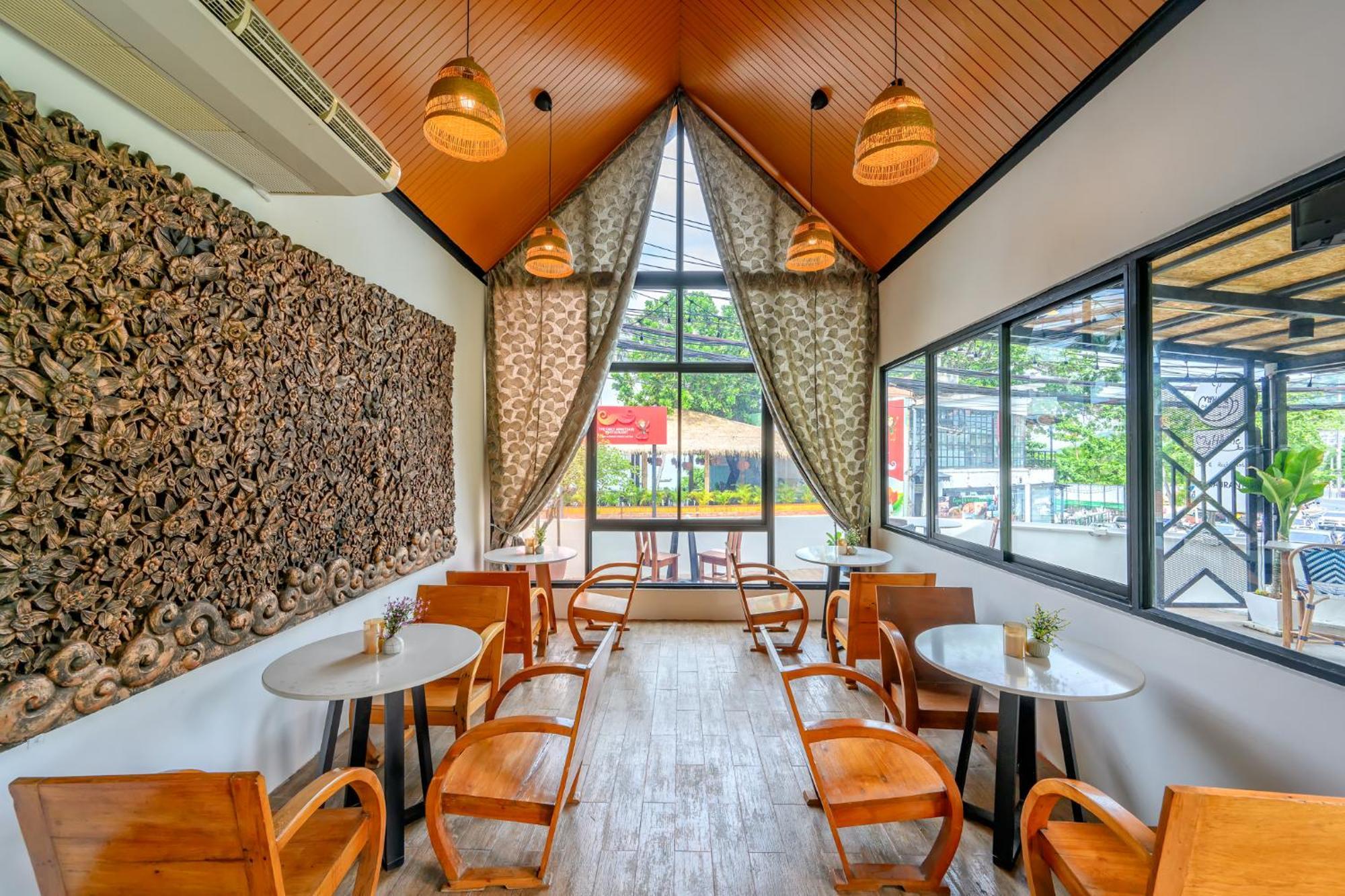 普吉岛安达曼特拉度假村及别墅【SHA Extra Plus】 布吉 外观 照片 Interior of a café in Vietnam